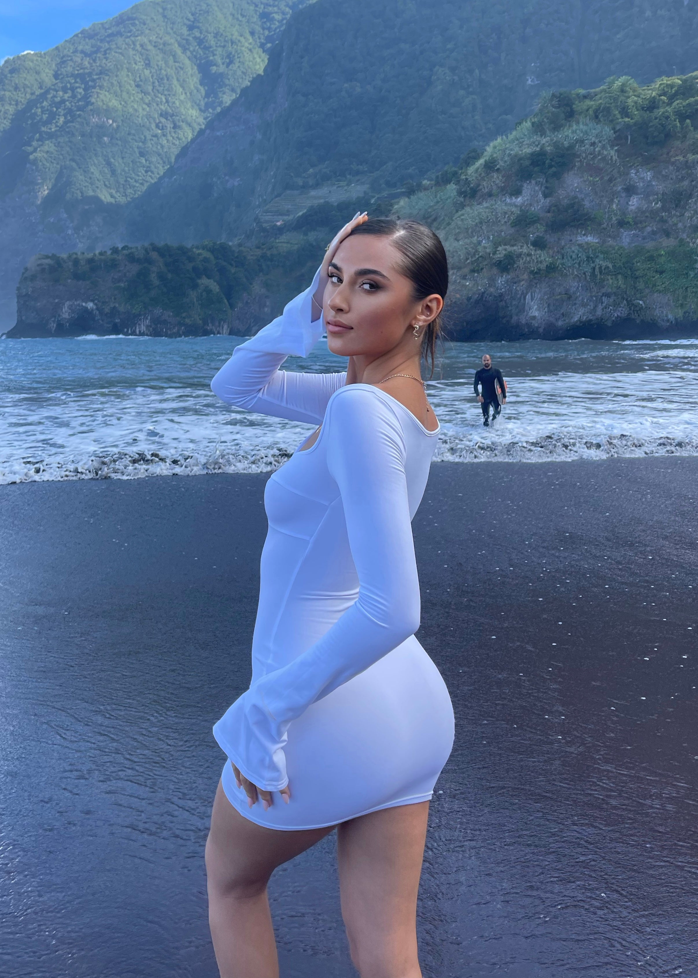 SAVANNAH - White Knot Mini Dress