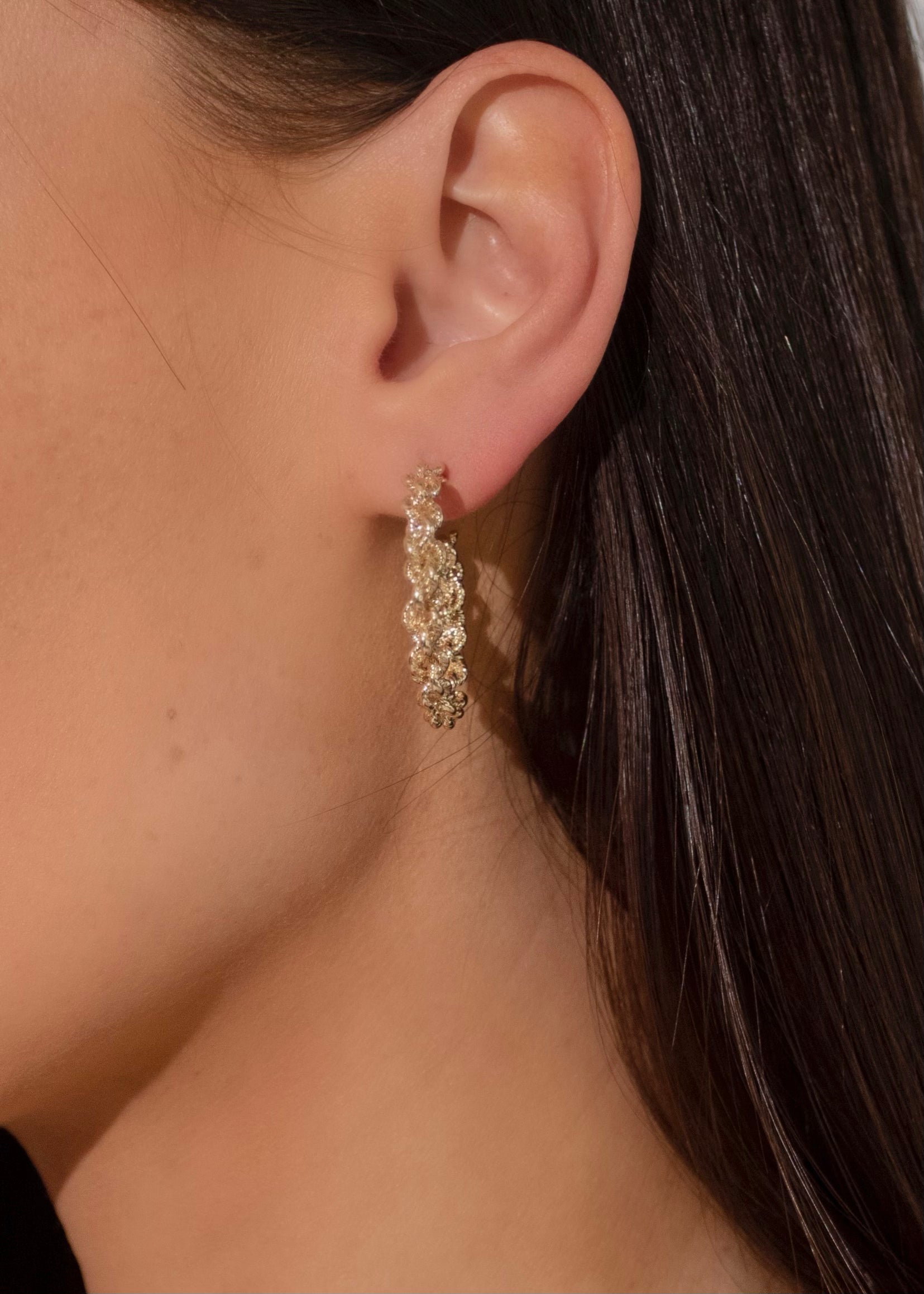GOLD TWIST EARRINGS